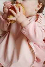 画像をギャラリービューアに読み込む, 2 PACK DINNER BIB WITH FRILL CHERRY / コンゲススロイドイド 2枚組スタイ お食事エプロン ベビー ビブ 赤ちゃん KS101354