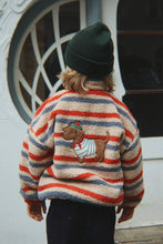 画像をギャラリービューアに読み込む, JODY EMBROIDERY TEDDY JACKE / コンゲススロイド キッズ アウター モコモコ ダックスフンド 犬 KS105712