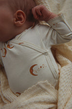 画像をギャラリービューアに読み込む, BASIC LS NEWBORN BODY GOTS / コンゲススロイド 新生児ベビー 長袖 前開きロンパース オーガニックコットン 三日月 KS106381