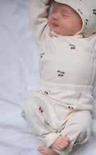 画像をギャラリービューアに読み込む, NEW BORN PANTS CHERRY / コンゲススロイド オーガニックコットン100% 新生児レギンス チェリー柄