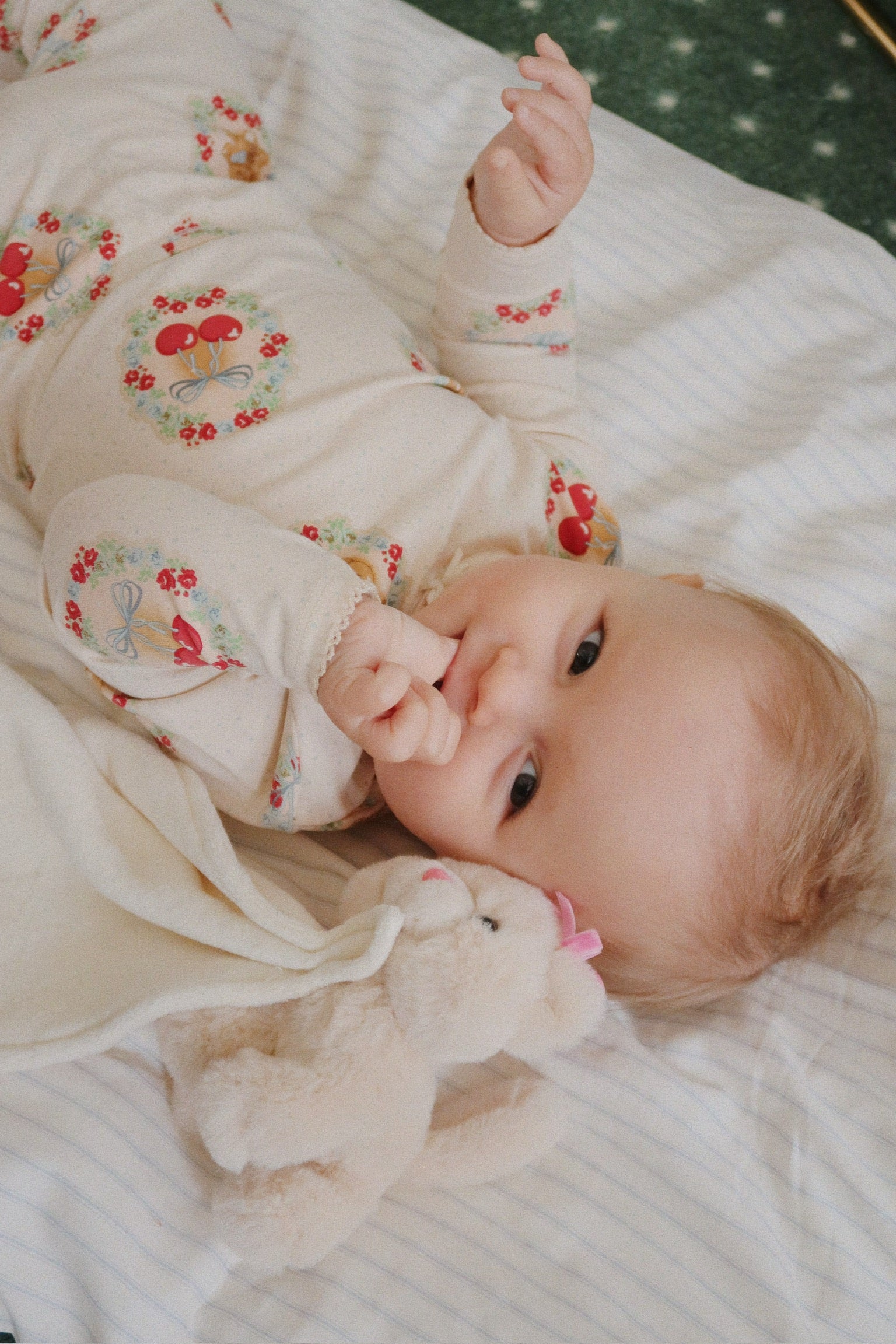 sale コンゲススロイド  ハート半袖ロンパース　6mサイズ　新品未使用 SALEコンゲススロイド レモン柄 ロンパース onesie 3Mサイズ 6Mサイズ