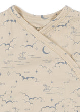 画像をギャラリービューアに読み込む, BASIC LS NEWBORN BODY GOTS  / コンゲススロイド 長袖 ベビー前開きロンパース マリン 海の空 ドットと花柄 KS104674
